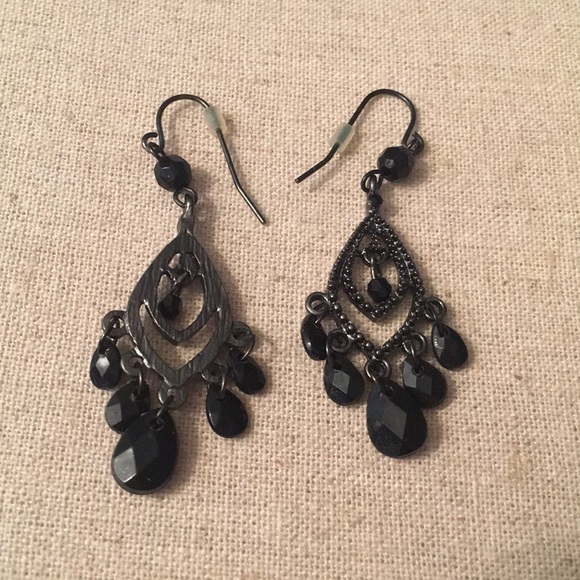 Dangling earring bundle - Picture 2 of 4